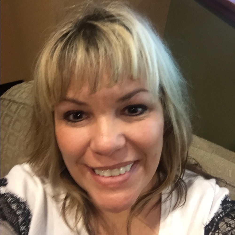 Meet your Posher, Christine